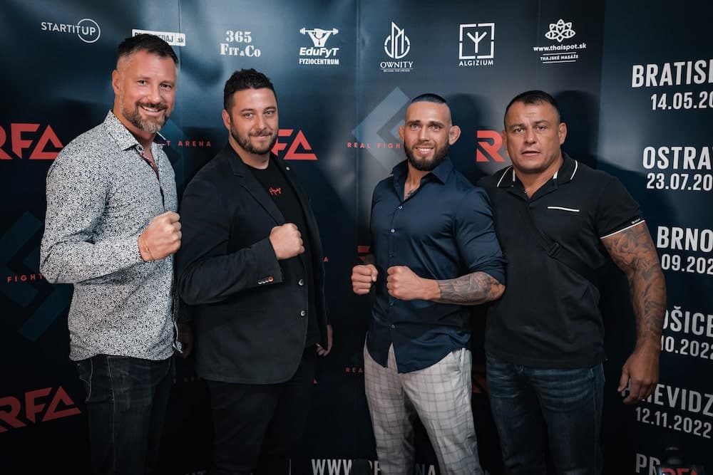 Organizácia RFA podpísala zmluvu s ďaľším hviezdnym bojovníkom z domácej scéne. Nová česko-slovenská organizácia zmiešaných bojových umení– Real Fight Arena, oficiálne vstúpila na scénu MMA  len v októbri tohto roku a už stihla urobiť poriadny rozruch najmä vďaka kontraktom s kvalitnými bojovníkmi z Čiech a Slovenska. Dnes opäť ohlasuje ďalšie veľké meno z Českej republiky.