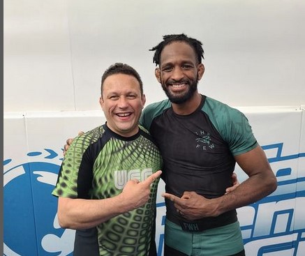 Neil Magny (vpravo)