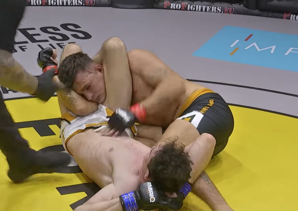 Naposledy šokoval naskočeným "triangle choke" a na Fabriq MMA 2 sa stretne s týmto súperom!