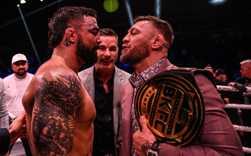 Conor McGregor v boxe bez rukavíc?