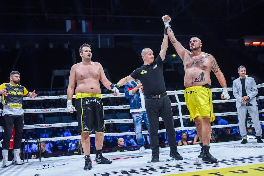 Pali Hari reaguje na výsledok zápasu proti Fučovi na turnaji Fight Night Challenge 5