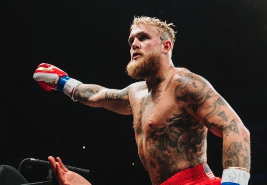 Zápas s Mikeom Tysonom je odložený. Jake Paul bude boxovať proti ďalšiemu veteránovi UFC