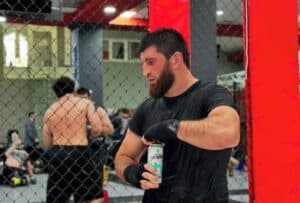 Magomed Ankalaev má 12 zápasov v rade bez porážky. Teraz reaguje na titulový zápas Pereira vs Rountree