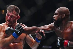 Stipe Miocic ukončil kariéru. Jon Jones takto reagoval po zápase na jeho fenomenálne víťazstvo